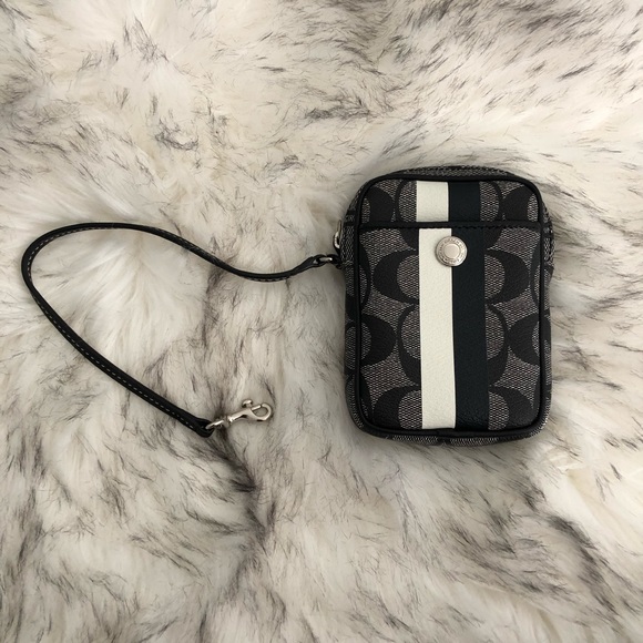 Authentic Coach Wristlet Bag - Picture 6 of 15
